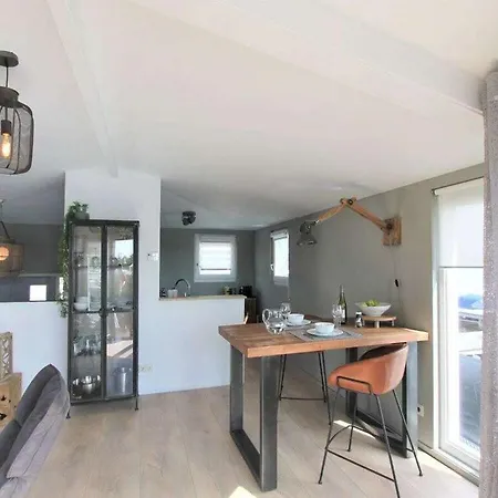 Houseboat Little Poel House Hotel 3*